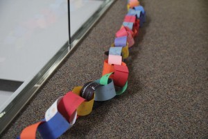 CreaseStream Christmas paper chain